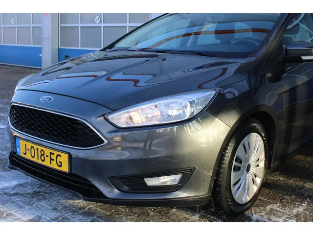 Ford Focus Wagon 1.0 Lease Edition 2018 Benzine 36
