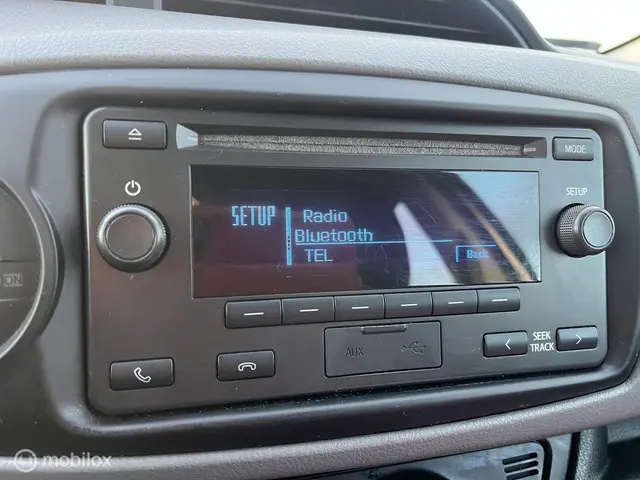 Toyota Yaris 1.5 VVT-i Bi-Tone 2017 Benzine 18