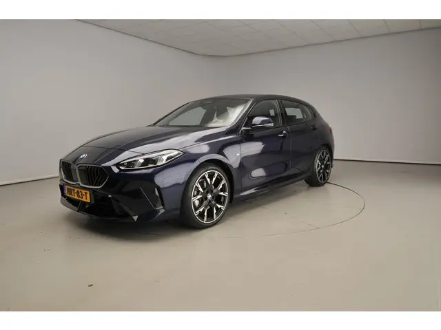 BMW 1 Serie 5-Deurs 120 2025 Benzine 38