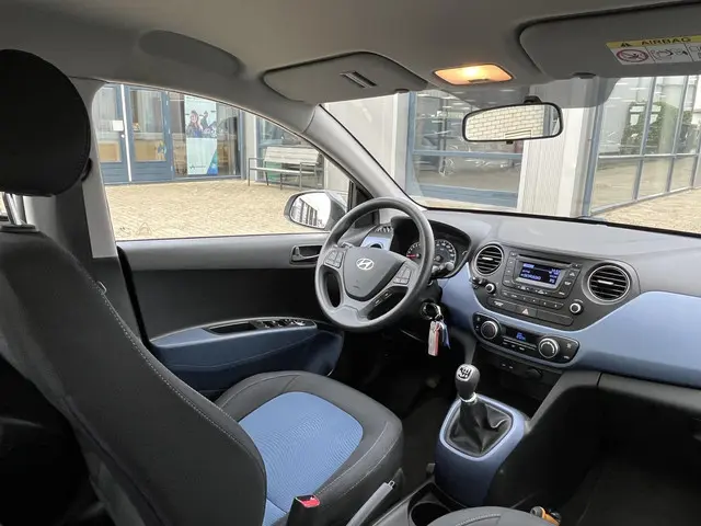 Hyundai i10 1.0i i-Motion Comfort 2015 Benzine 38