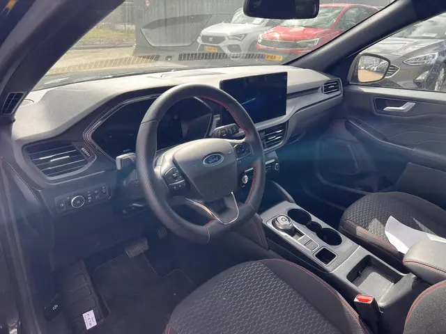 Ford Kuga 2.5 PHEV ST-Line 2025 Hybride Benzine 5