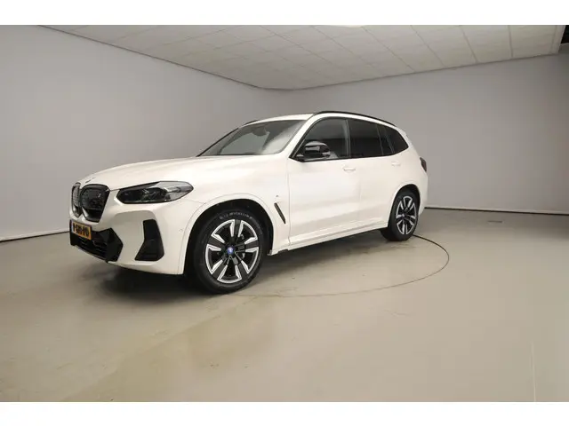 BMW iX3 High Executive 80 kWh 2022 Elektrisch 50