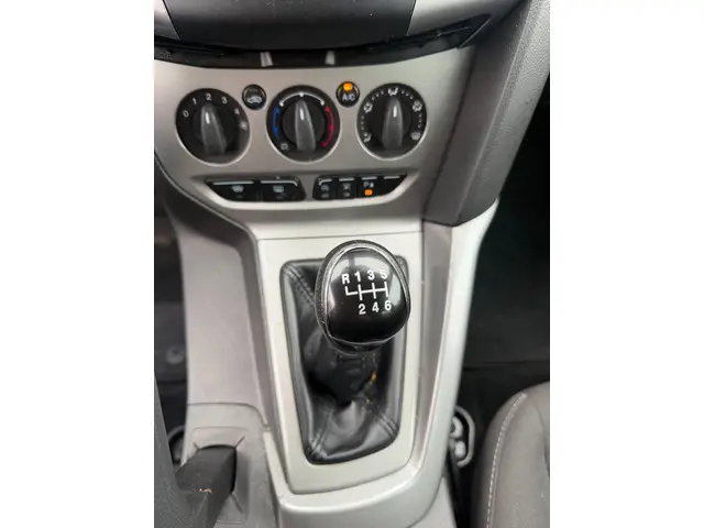 Ford Focus Wagon 1.0 EcoBoost Titanium 2013 Benzine 18