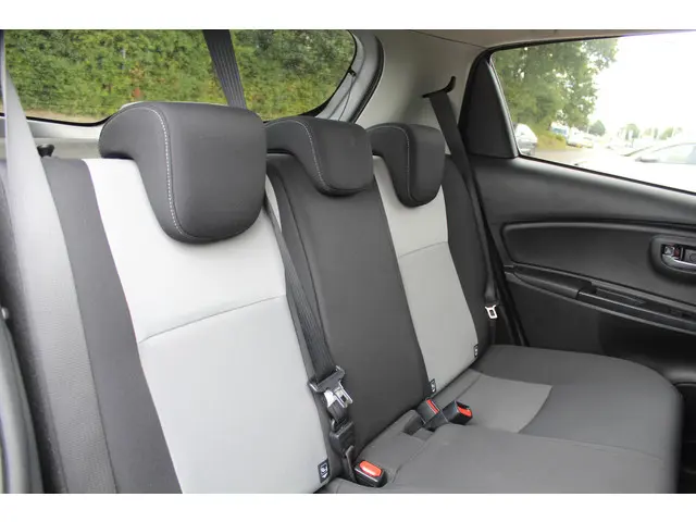 Toyota Yaris 1.5 Hybrid Dynamic 2020 Hybride Benzine 14