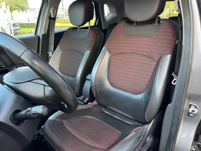 Renault Captur 1.2 TCe Helly Hansen 2015 Benzine 21