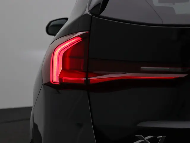 BMW X1 xDrive30e 2023 Hybride Benzine 9