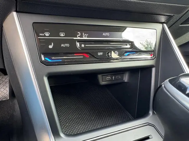 Volkswagen Polo 1.0 TSI Life 2023 Benzine 28