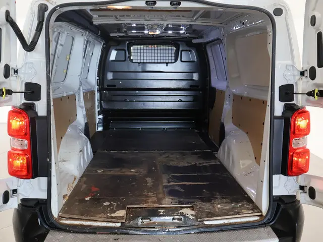 Toyota ProAce Worker 2.0 D-4D NAVIGATOR LONG 2020 Diesel 10