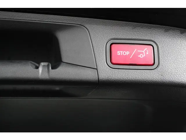 Mercedes-Benz GLA 200 AMG Line Automaat 2020 Benzine 32