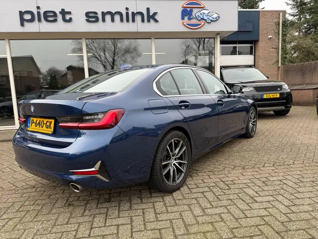 BMW 3 Serie 318i Business Edition Plus 2022 Benzine 27