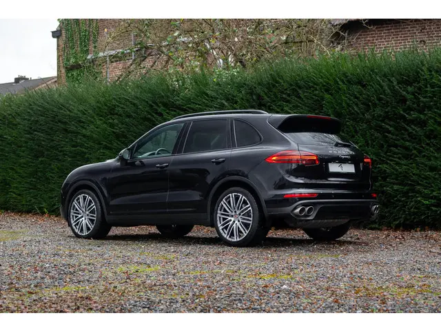 Porsche Cayenne S 2016 Benzine 18