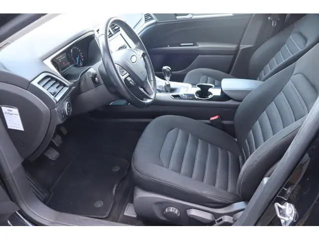 Ford Mondeo Wagon 2.0 TDCi Titanium 2015 Diesel 18
