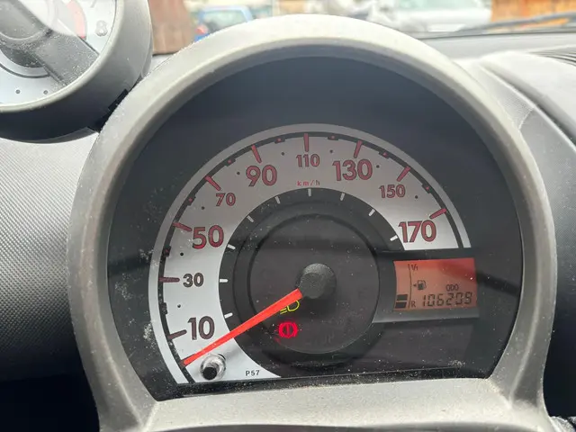 Peugeot 107 1.0 Active 2013 Benzine 15