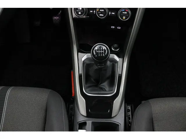 Volkswagen T-Roc 1.5 TSI Style Business 2021 Benzine 35