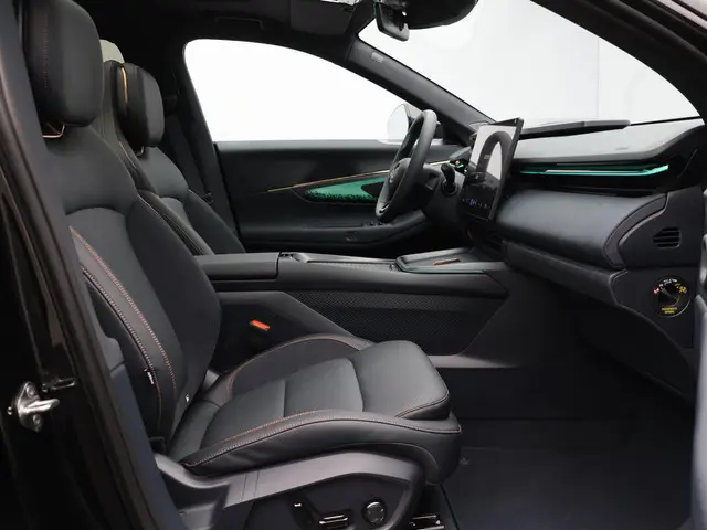 Lynk & Co 08 1.5 More 2026 Hybride Benzine 9