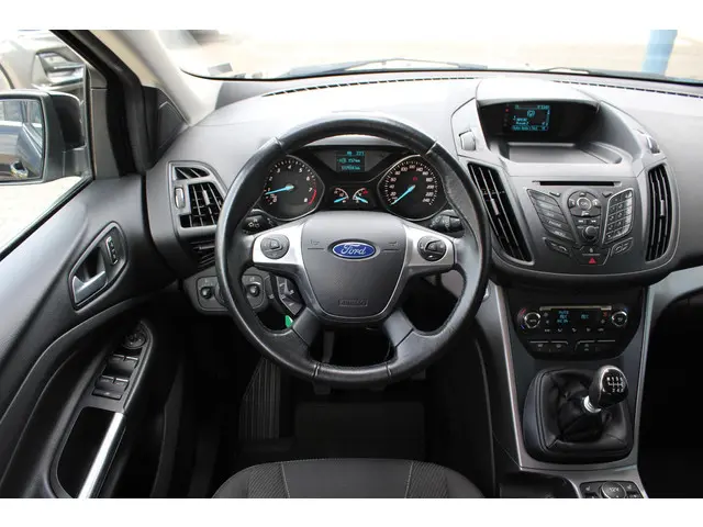 Ford Kuga 1.5 Trend Edition 2015 Benzine 17