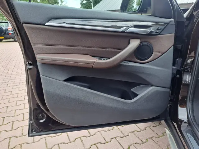 BMW X1 sDrive18i High Executive 2017 Benzine 29
