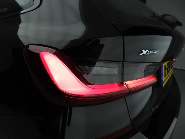 BMW 3 Serie Touring 330i xDrive 2022 Benzine 42