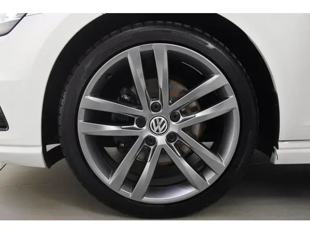 Volkswagen Golf Variant 1.4 TSi DSG R-line 2015 Benzine 9
