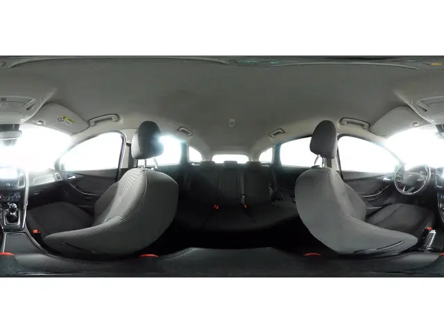 Ford Focus Wagon 1.5 Titanium Edition 2015 Benzine 51