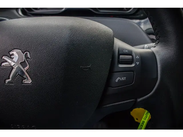 Peugeot 208 1.2 PureTech Signature 2019 Benzine 8