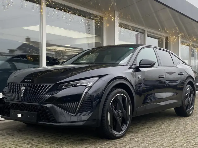 Peugeot 408 1.6 HYbrid 225 EAT8 GT 2024 Hybride Benzine 11