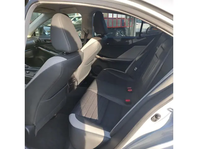 Lexus IS 300h Sport Edition 2016 Hybride Benzine 7