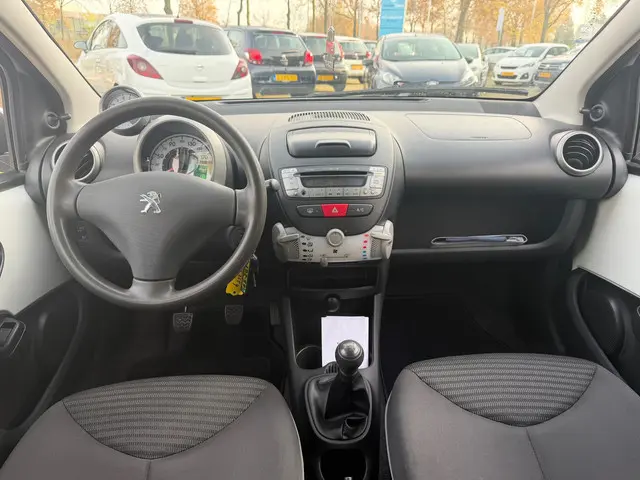 Peugeot 107 1.0 Active facelift led airco 2012 Benzine 17