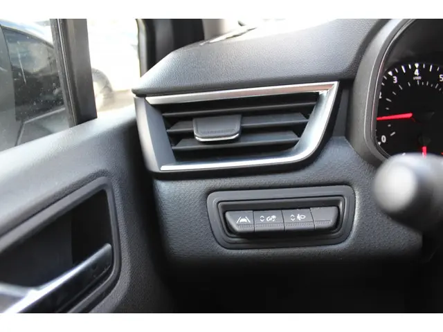 Renault Clio 1.0 TCe Equilibre Carplay 2023 Benzine 18