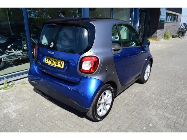 Smart Fortwo 1.0 Business Solution 2018 Benzine 6