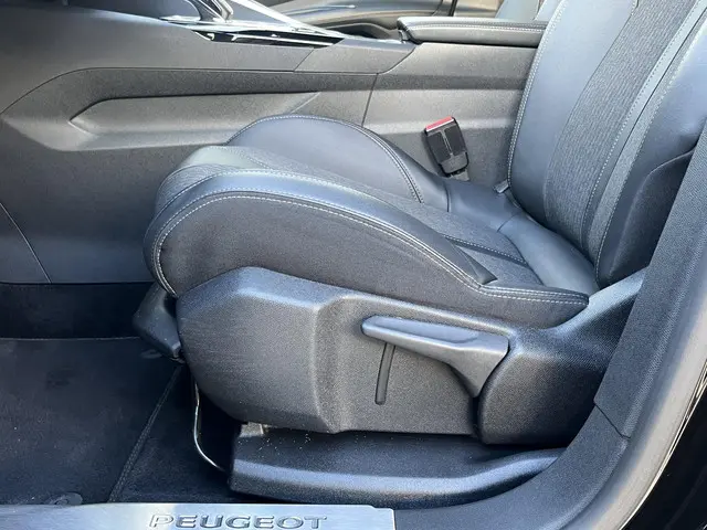 Peugeot 3008 1.6 PureTech GT Line 2020 Benzine 21