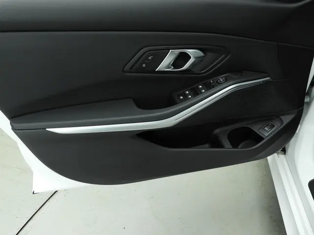 BMW 3 Serie Sedan 318i 2025 Benzine 20