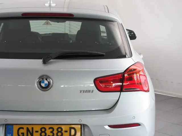 BMW 1 Serie 118i Essential 2015 Benzine
