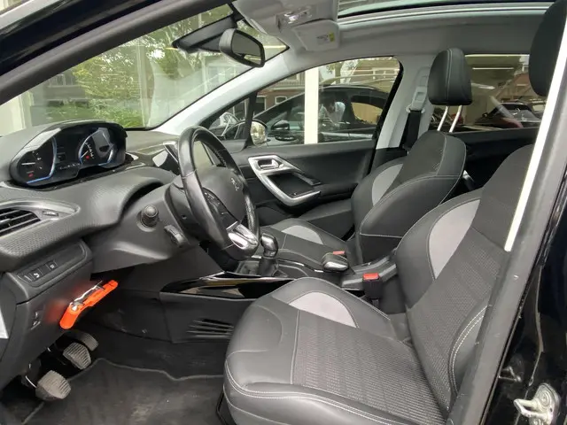 Peugeot 2008 1.2T 110pk Allure 2018 Benzine 24