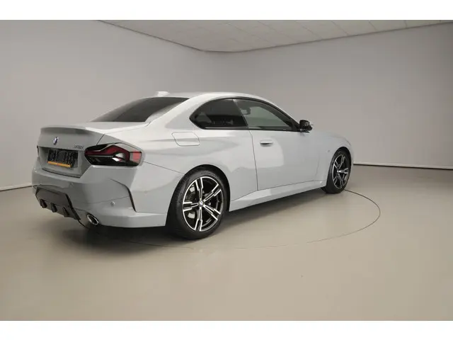 BMW 2 Serie Coupé 218i 2025 Benzine 2