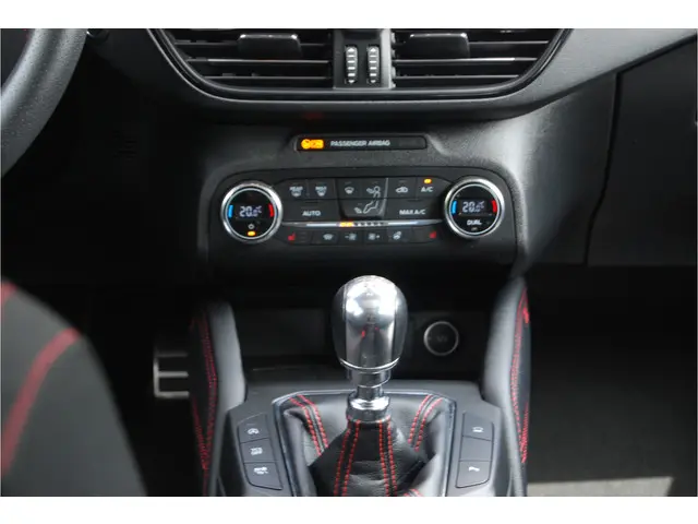Ford Focus 1.5 EcoBoost ST-Line-X 150pk 5dr 2019 Benzine 41