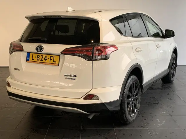 Toyota RAV4 2.5 Hybrid AWD Style 2018 Hybride Benzine 2