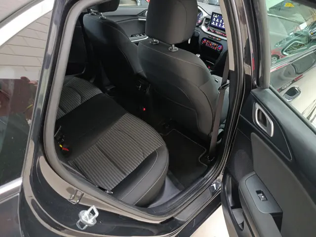 Kia Ceed 1.0 T-GDi DynamicLine 2022 Benzine 14