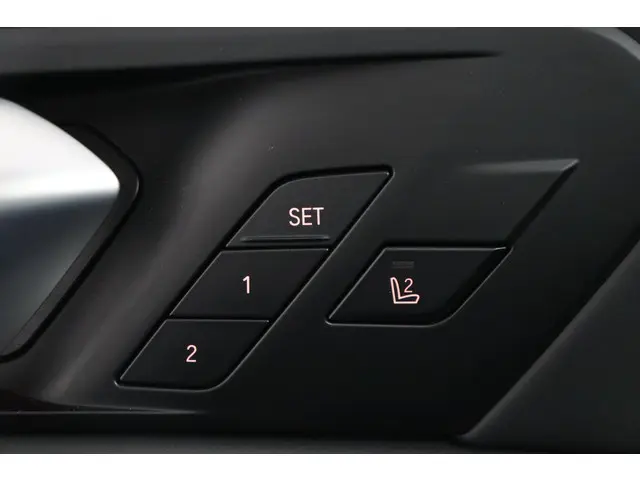 BMW X5 xDrive40i High Executive 2022 Benzine 24