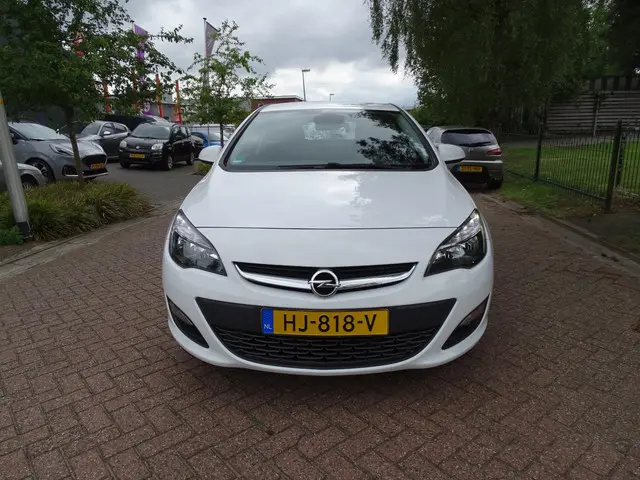 Opel Astra 1.4 Turbo Blitz 2015 Benzine 9