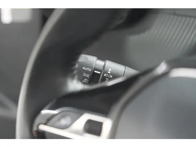 Peugeot e-2008 EV Allure Pack 50 kWh 2021 Elektrisch 31