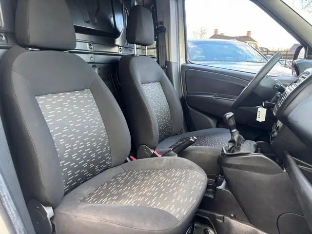 Opel Combo 1.3 CDTi L2H1 Wit Lang 2018 2018 Diesel 12