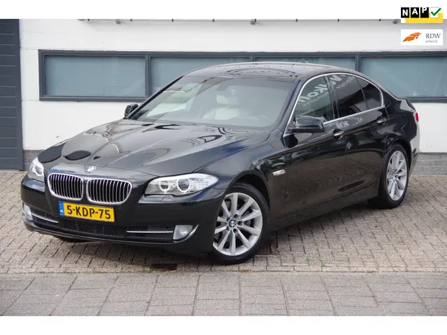 BMW 5 Serie 520i Upgrade Edition 2013 Benzine