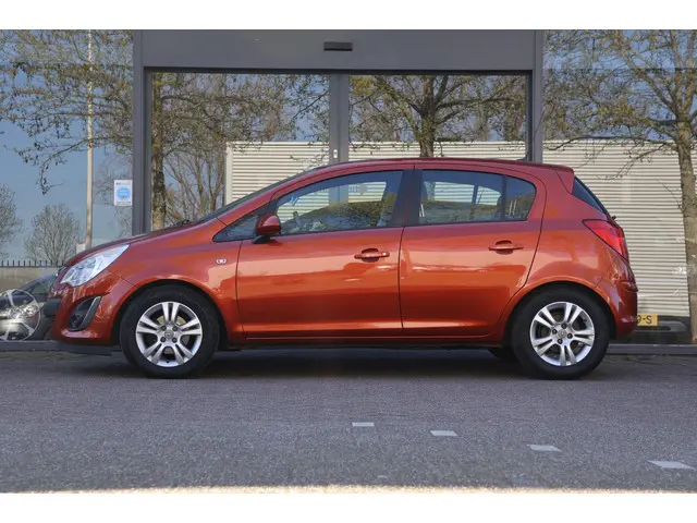 Opel Corsa 1.2-16V Berlin|Navi|Airco|Cruise 2013 Benzine 6