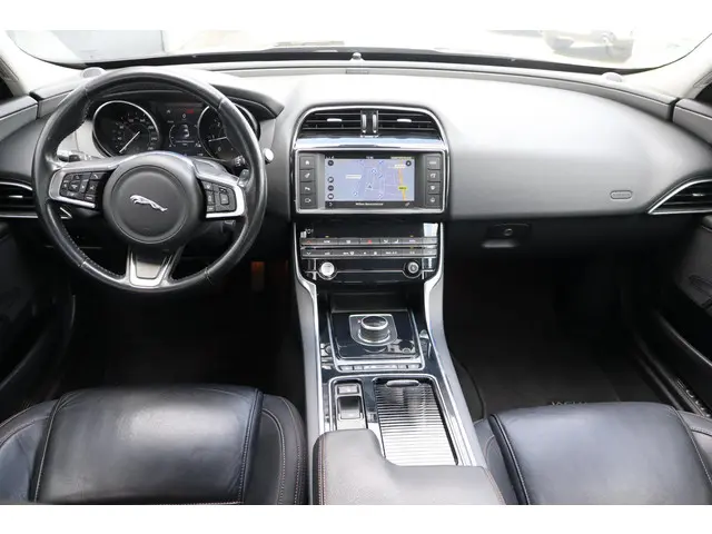 Jaguar XE 2.0 D R-Sport 2018 Diesel 2