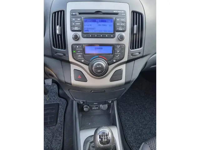 Hyundai i30 CW 1.4i i-Motion 2012 Benzine 13