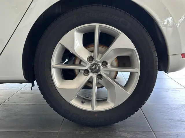 Renault Clio 0.9 TCe Limited 2018 Benzine 26