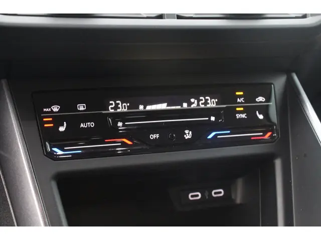 Volkswagen Polo 1.0 TSI DSG Navigatie 2021 Benzine 13