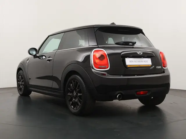 MINI Cooper Business 2018 Benzine 10