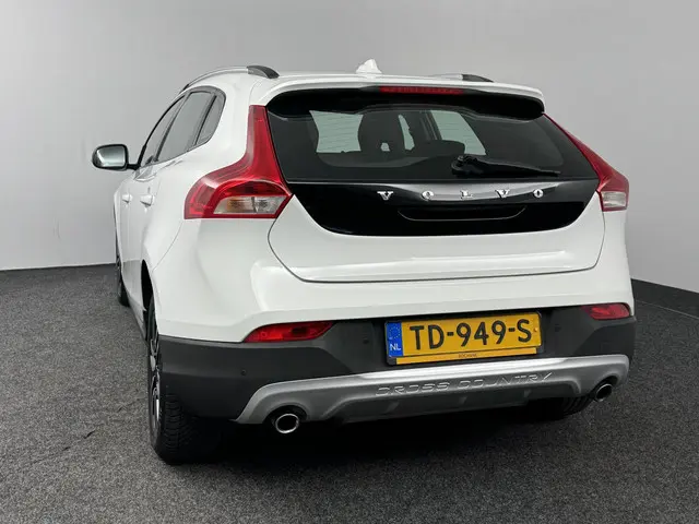 Volvo V40 Cross Country 1.5 T3 Edition+ 2018 Benzine 6